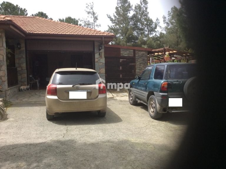 4 Bedroom House for Sale in Klirou, Nicosia District