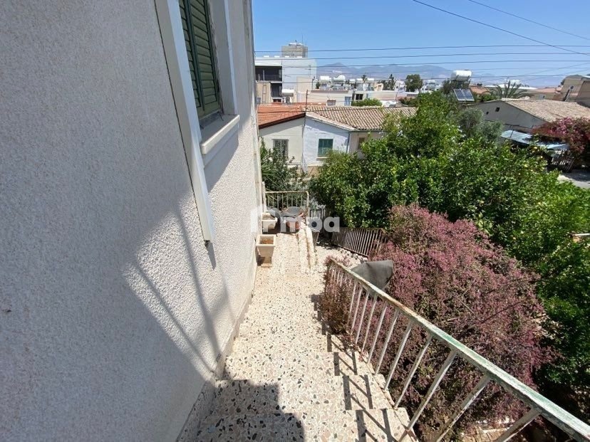 5 Bedroom House for Sale in Agios Dometios, Nicosia District