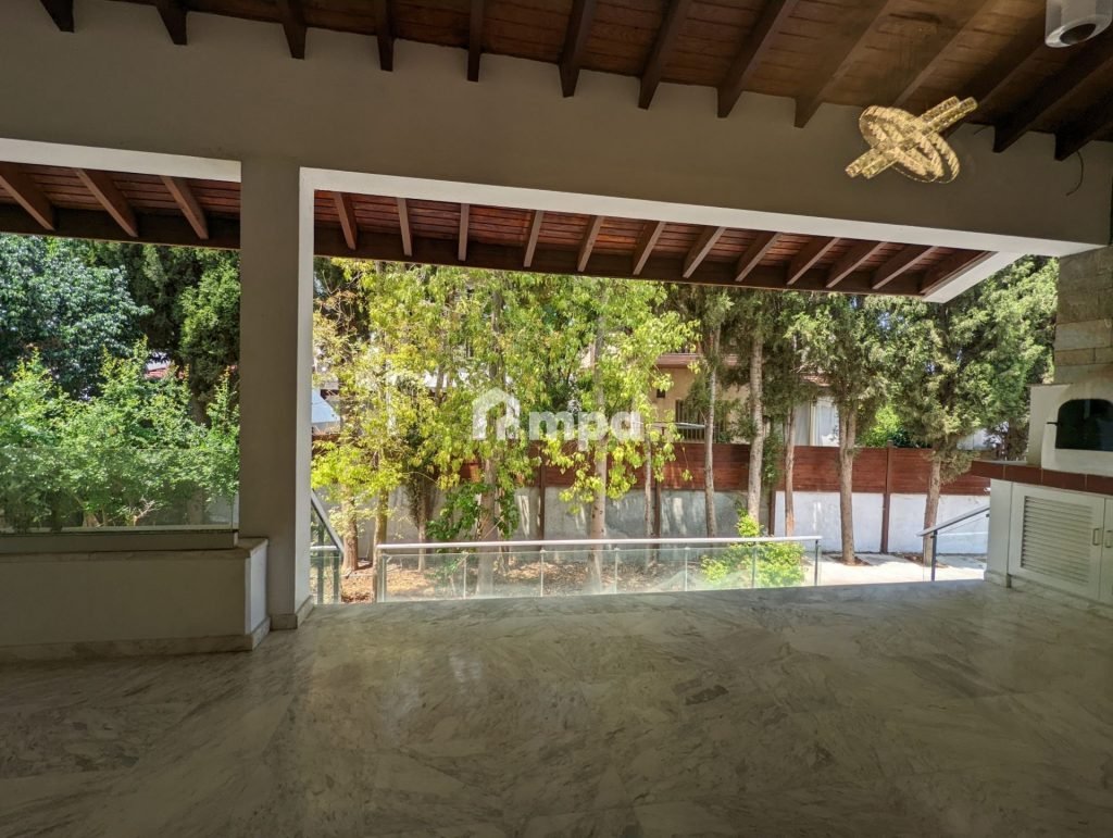 6+ Bedroom House for Sale in Nicosia District
