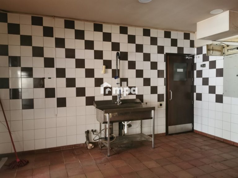 200m² Building for Sale in Aglantzia, Nicosia District