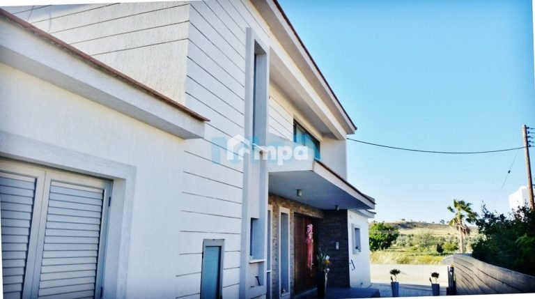 5 Bedroom House for Sale in Nisou, Nicosia District