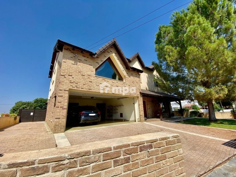3 Bedroom House for Sale in Strovolos, Nicosia District