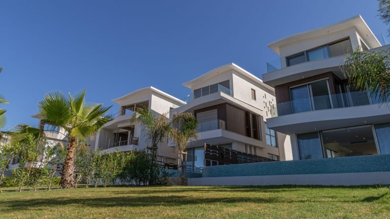 5 Bedroom House for Sale in Kissonerga, Paphos District