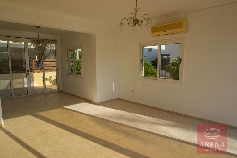 4 Bedroom Villa for Sale in Pernera, Famagusta District