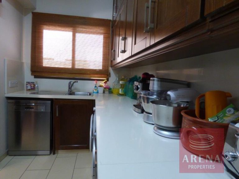 5 Bedroom Villa for Sale in Aradippou, Larnaca District