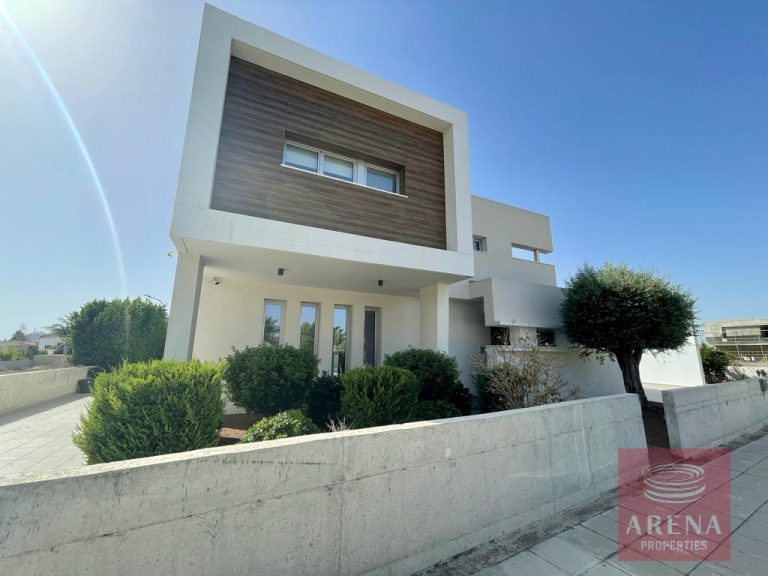 6+ Bedroom Villa for Sale in Larnaca District