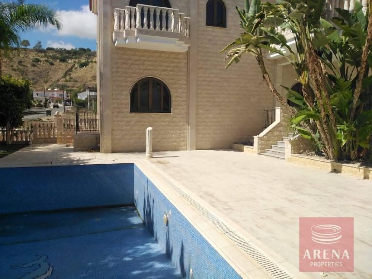 5 Bedroom Villa for Sale in Oroklini, Larnaca District