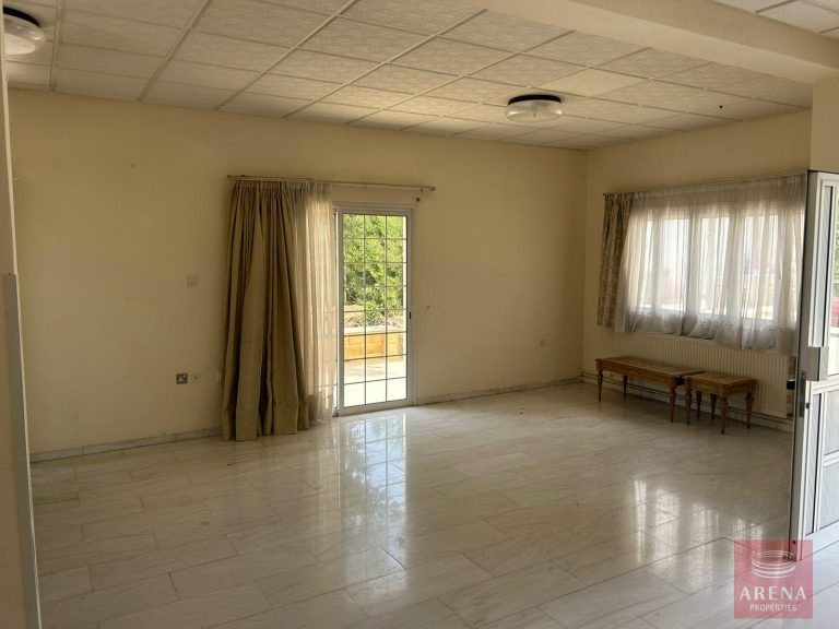 4 Bedroom Villa for Sale in Aradippou, Larnaca District