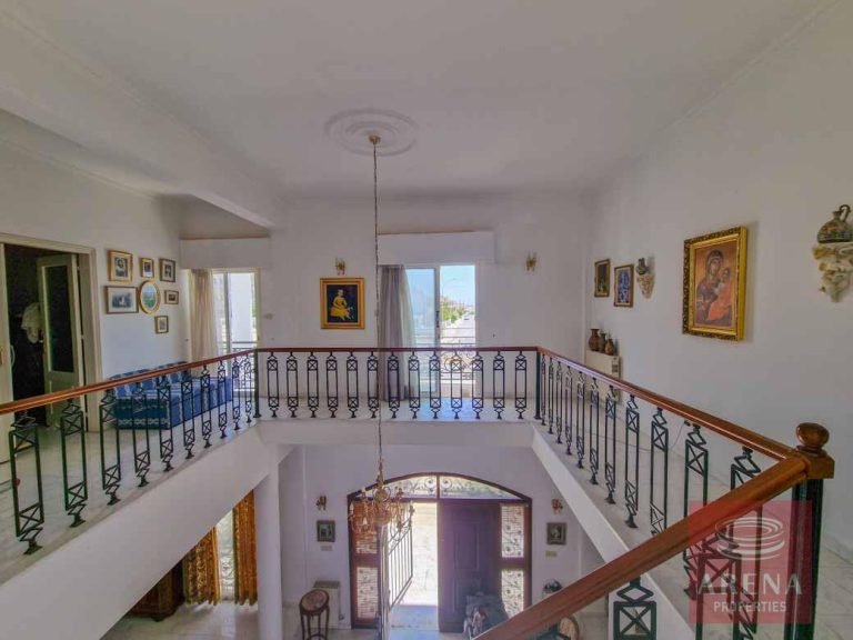 4 Bedroom House for Sale in Aradippou, Larnaca District