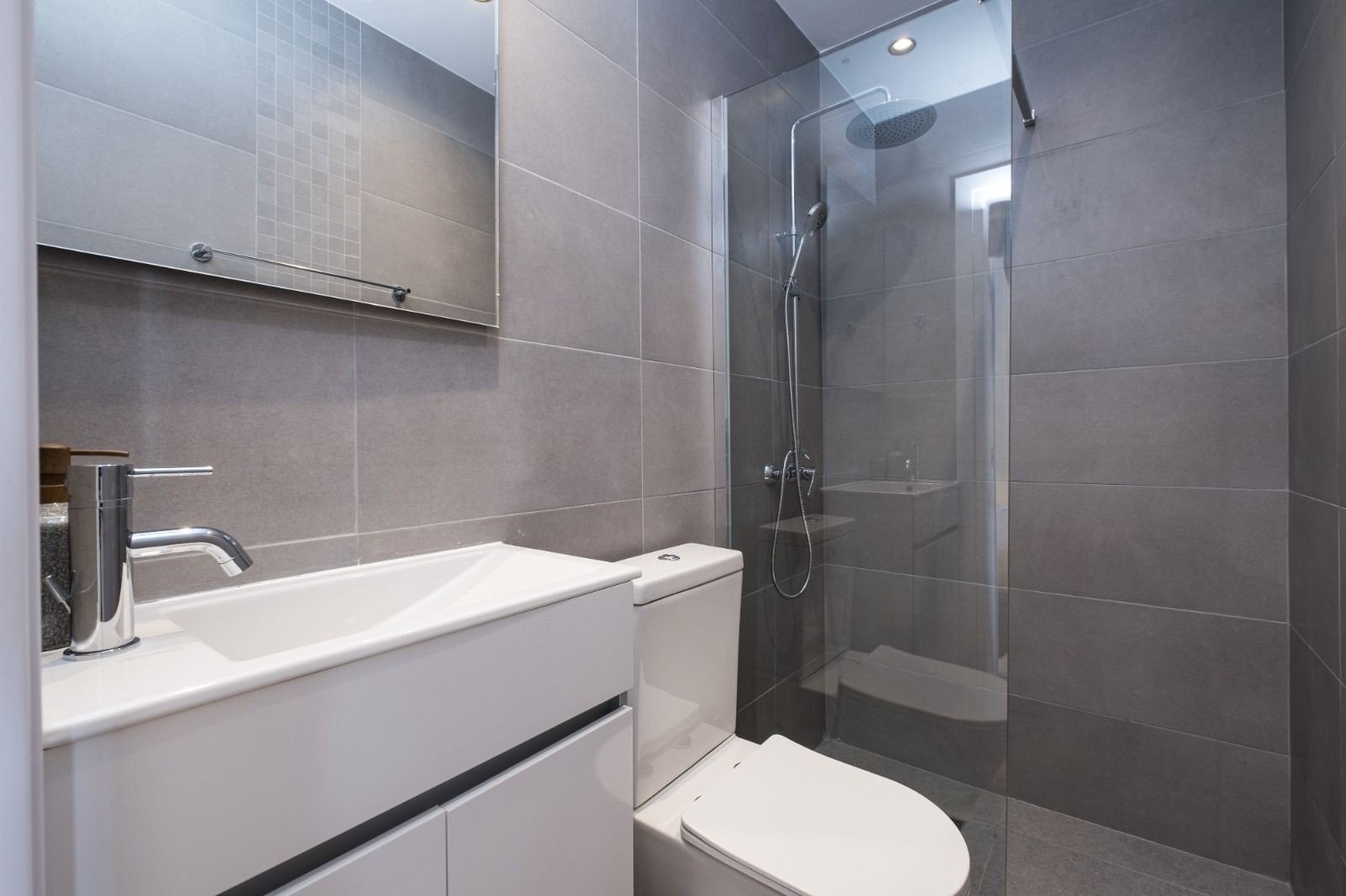 OLYMPIA SUITES