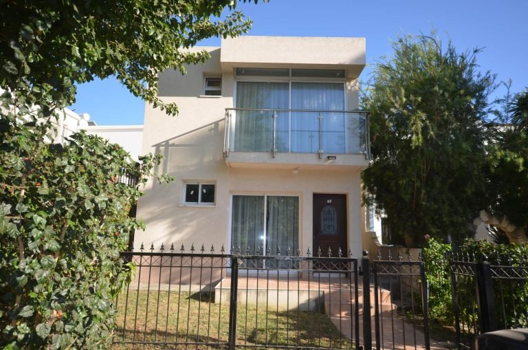 3 Bedroom House for Sale in Paphos – Moutallos