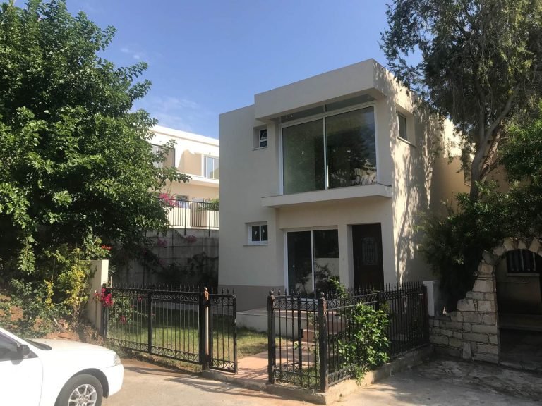 3 Bedroom House for Sale in Paphos – Moutallos