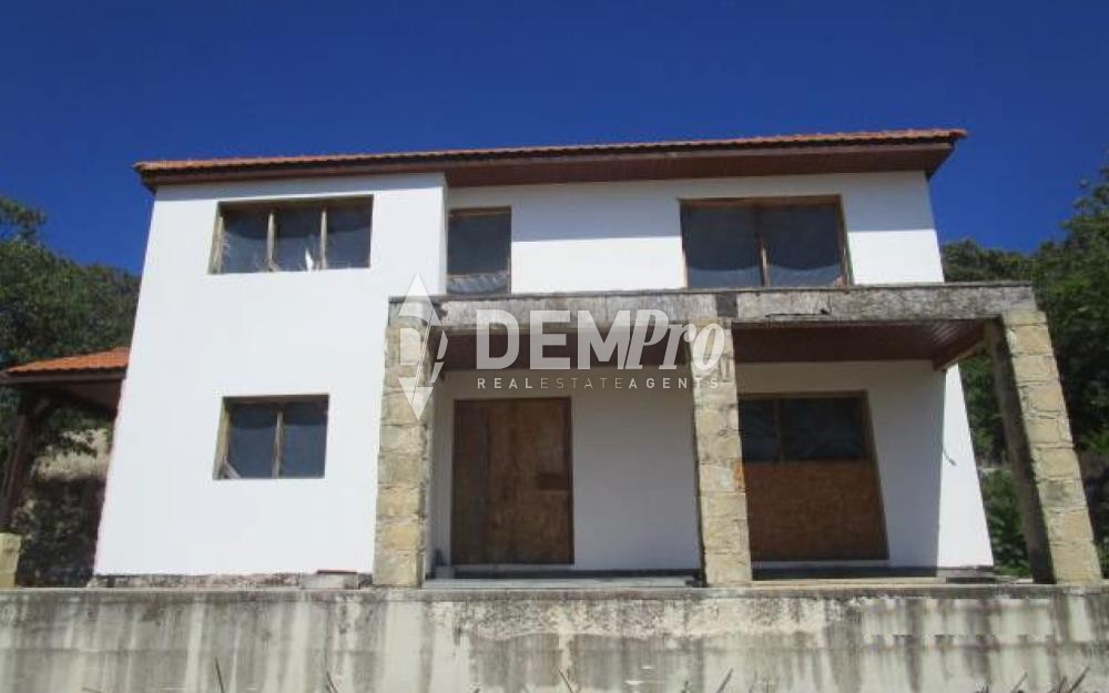 3 Bedroom House for Sale in Lysos, Paphos District