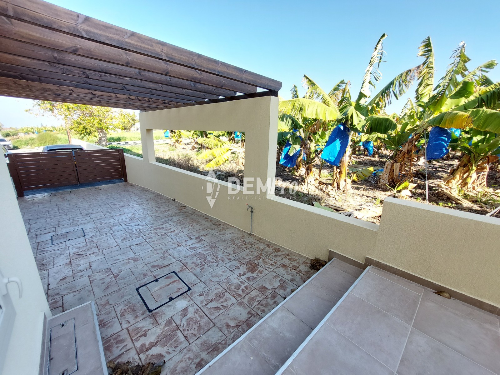 3 Bedroom House for Sale in Kissonerga, Paphos District
