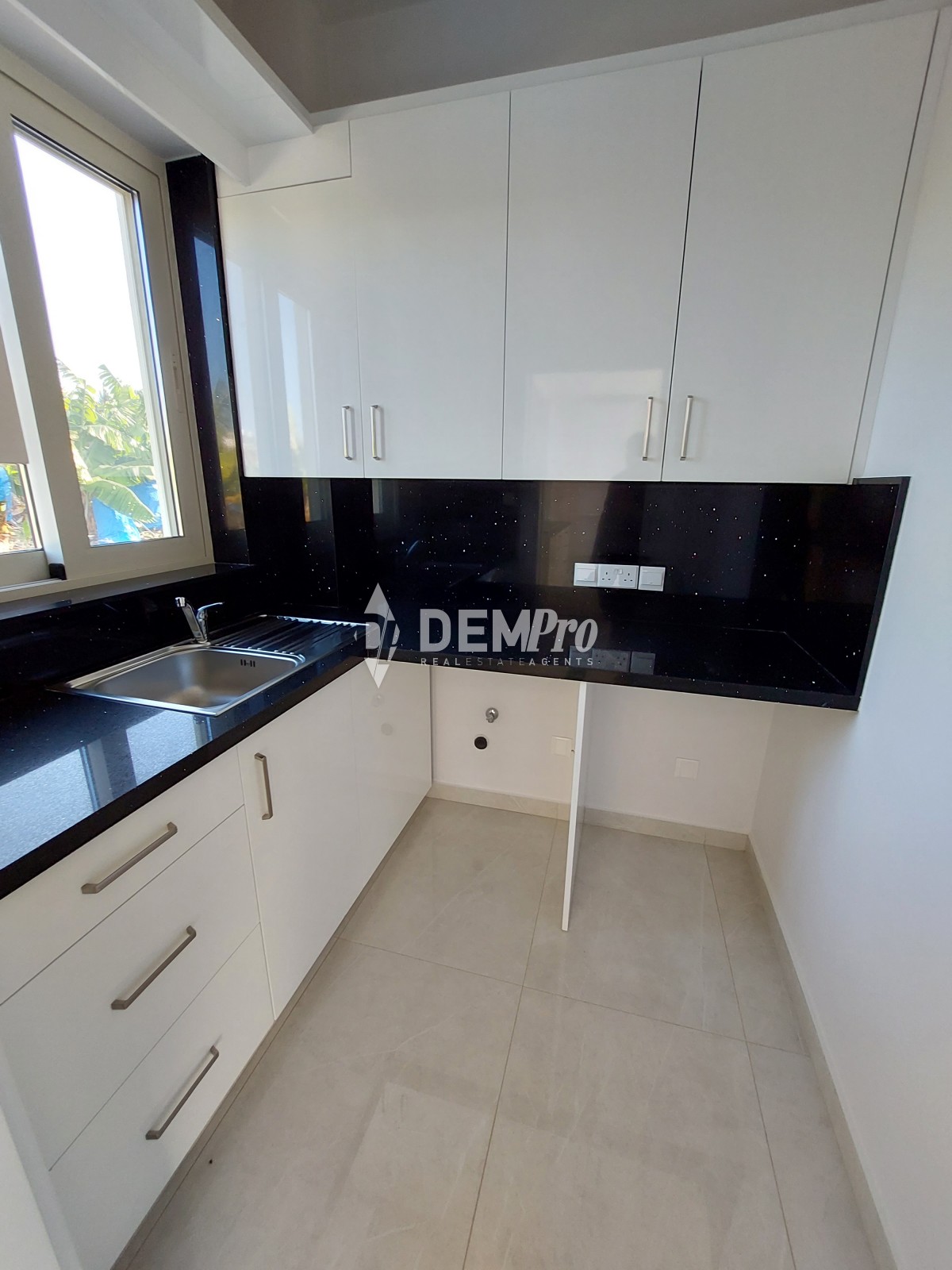 3 Bedroom House for Sale in Kissonerga, Paphos District
