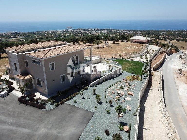 6+ Bedroom House for Sale in Peyia, Paphos District