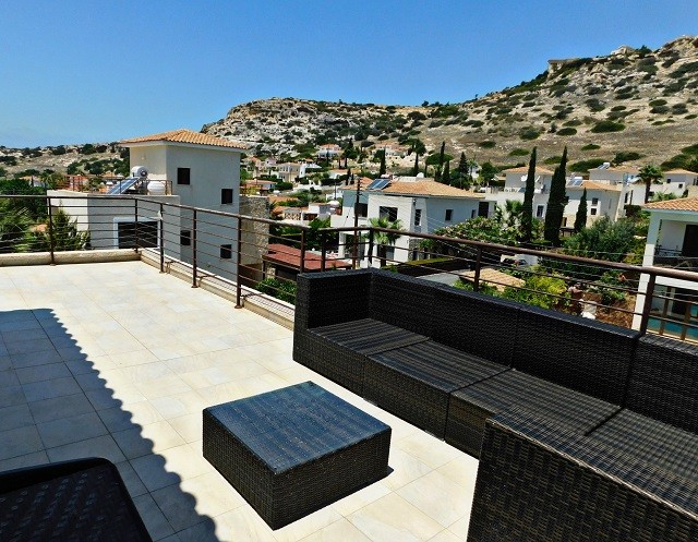 3 Bedroom House for Sale in Peyia, Paphos District