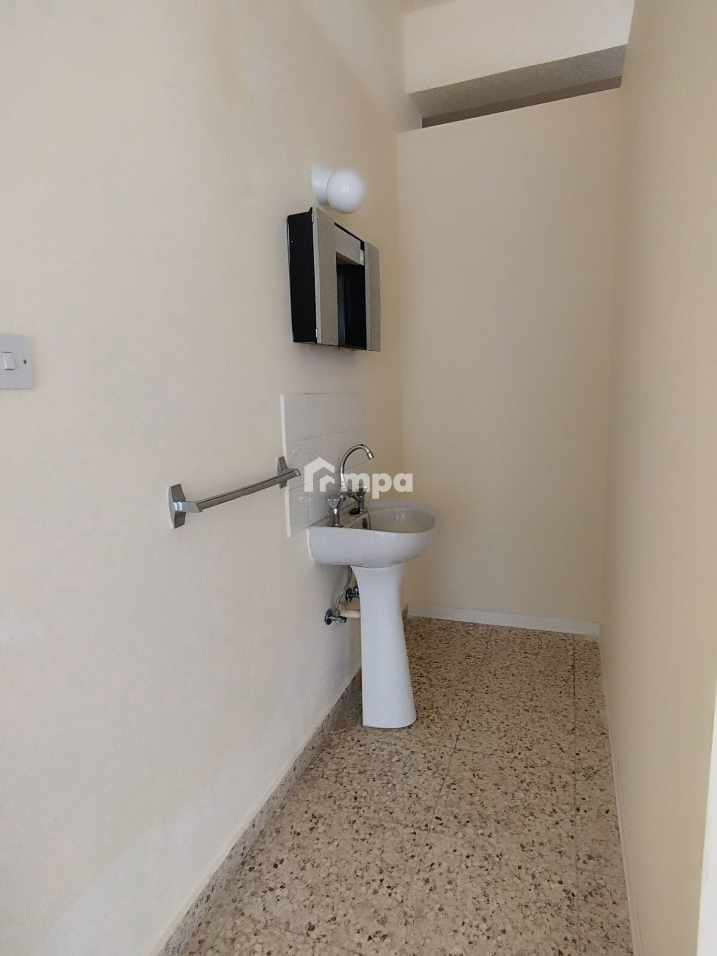 150m² Office for Rent in Makedonitissa, Nicosia District
