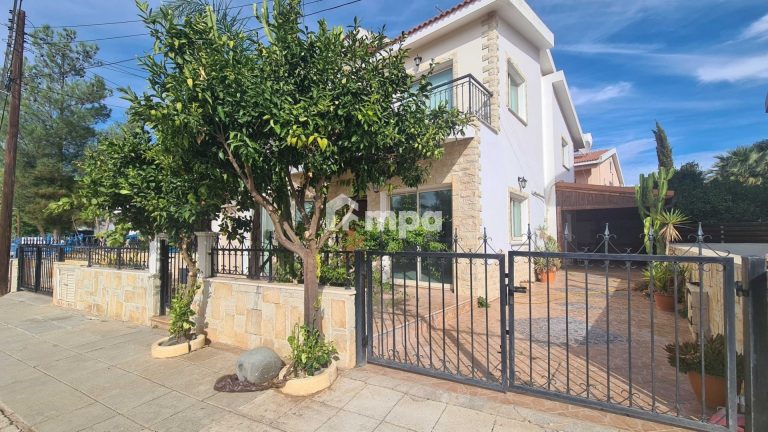 4 Bedroom House for Sale in Strovolos, Nicosia District