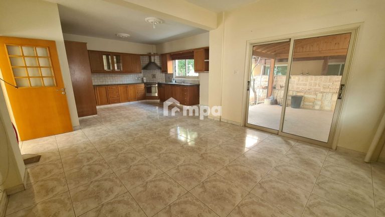 4 Bedroom House for Sale in Strovolos, Nicosia District