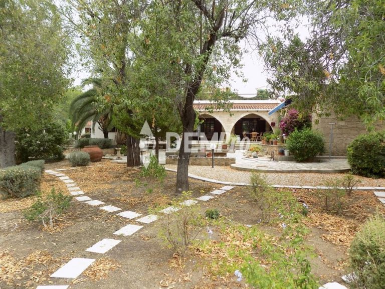 4 Bedroom Villa for Sale in Mesogi, Paphos District