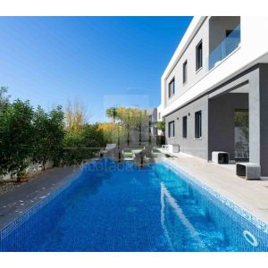 5 Bedroom House for Sale in Mesovounia, Limassol District