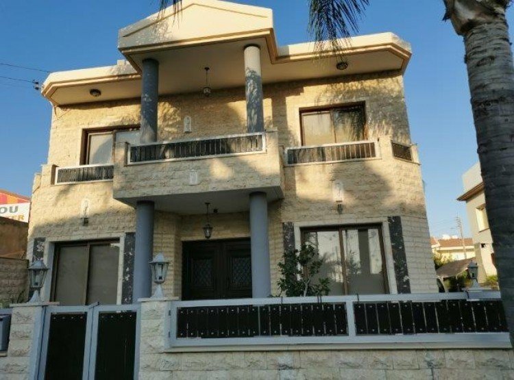 3 Bedroom House for Rent in Kato Polemidia, Limassol District