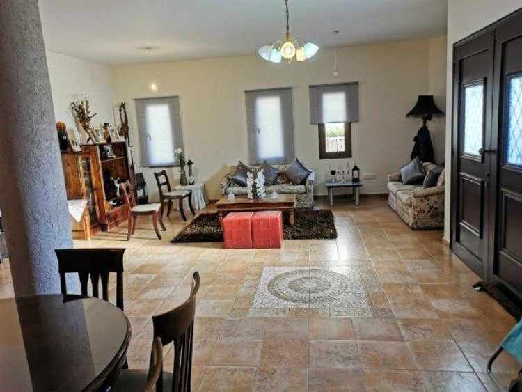 3 Bedroom House for Rent in Kato Polemidia, Limassol District