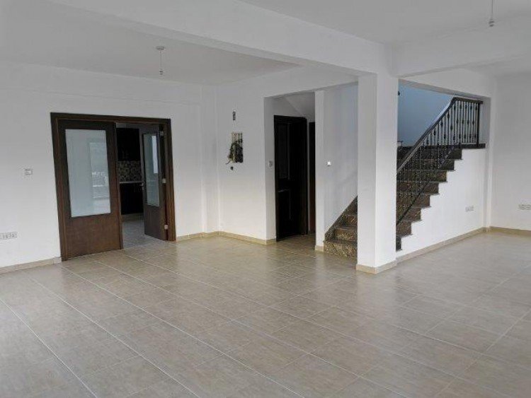 4 Bedroom House for Rent in Eptagoneia, Limassol District