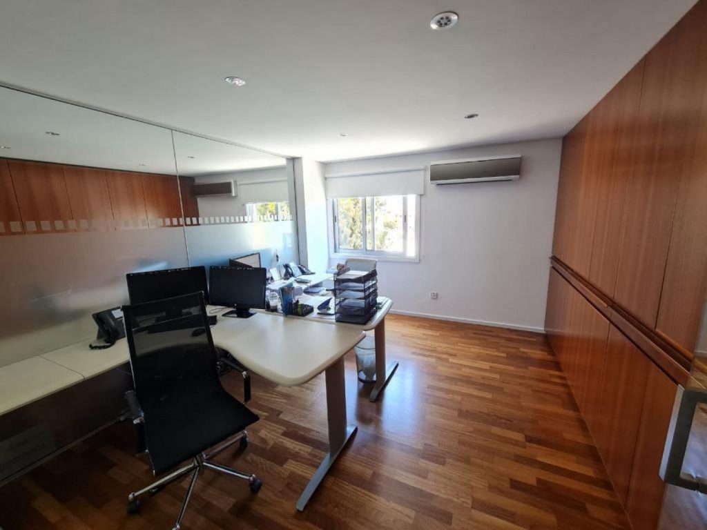 190m² Office for Rent in Limassol District