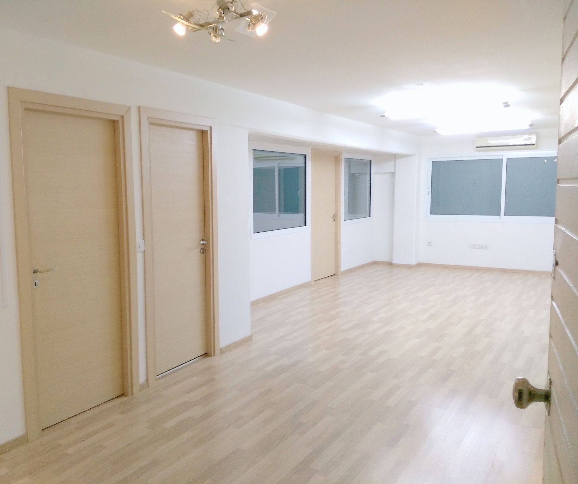 100m² Office for Rent in Limassol – Mesa Geitonia