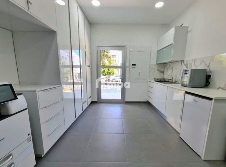 200m² Office for Rent in Agios Dometios, Nicosia District