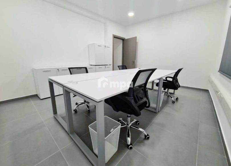 200m² Office for Rent in Agios Dometios, Nicosia District