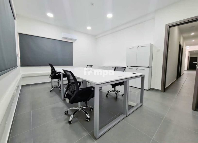 200m² Office for Rent in Agios Dometios, Nicosia District