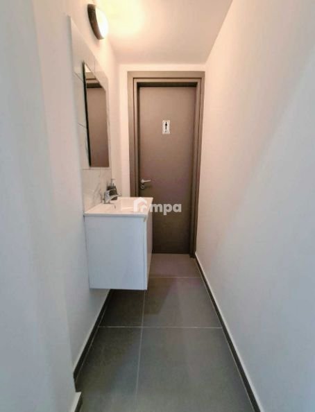11m² Office for Rent in Agios Dometios, Nicosia District