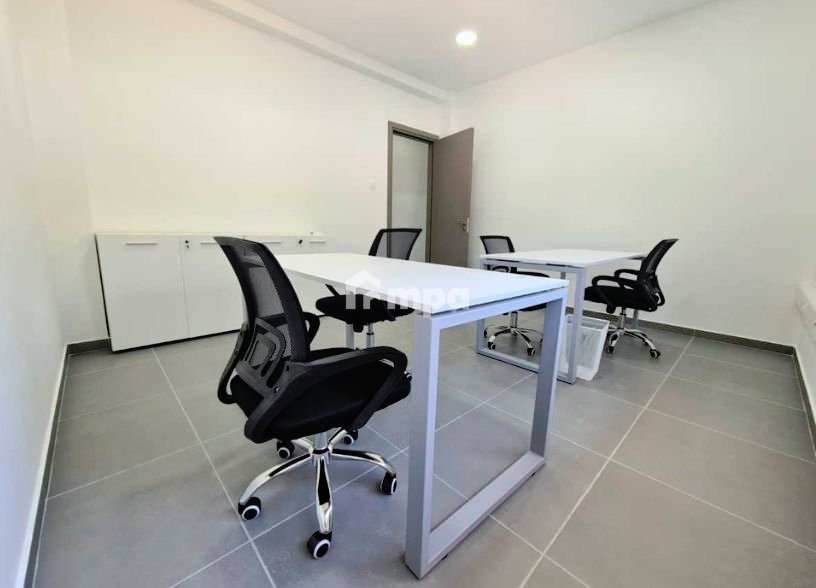13m² Office for Rent in Agios Dometios, Nicosia District