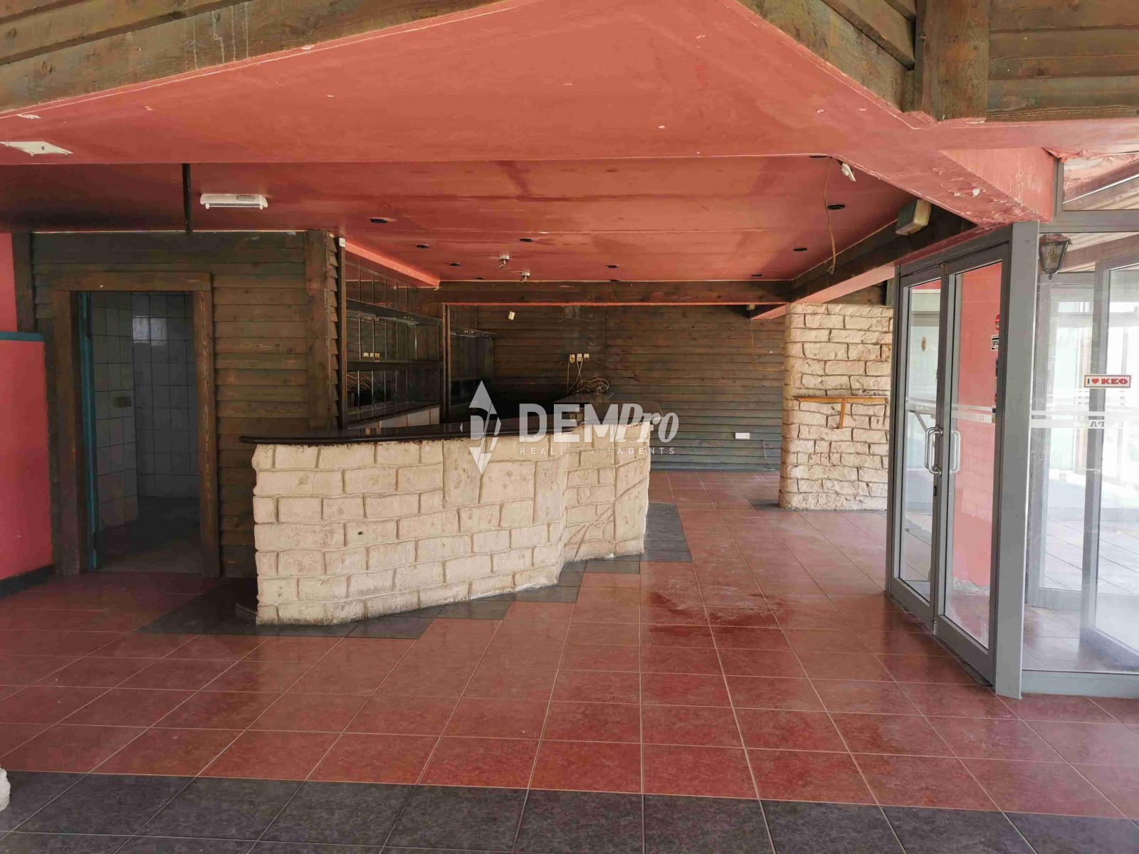 150m² Shop for Rent in Chlorakas, Paphos District