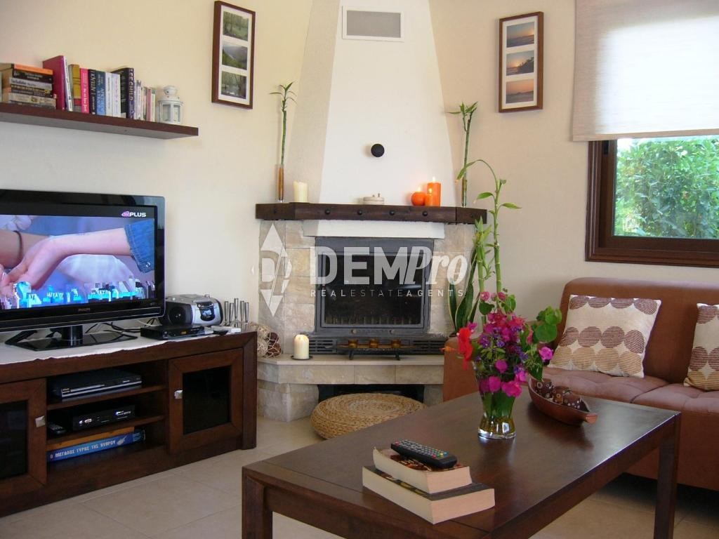 4 Bedroom House for Rent in Neo Chorio Pafou, Paphos District