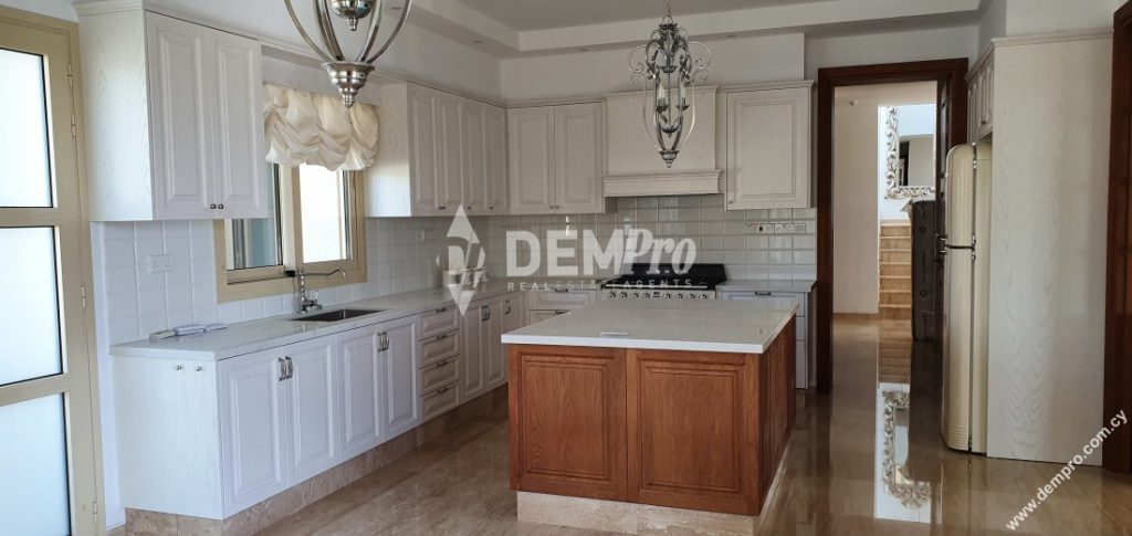 5 Bedroom House for Rent in Peyia, Paphos District