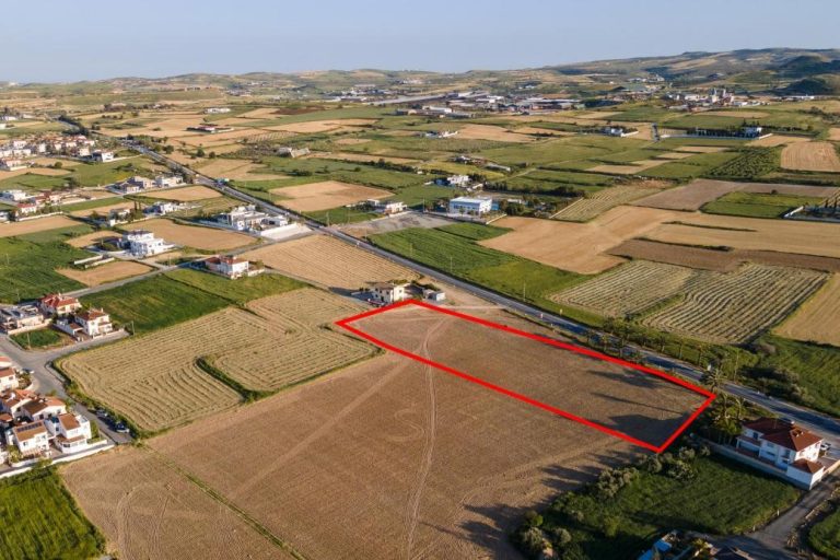 6,680m² Residential Plot for Sale in Athienou, Larnaca District