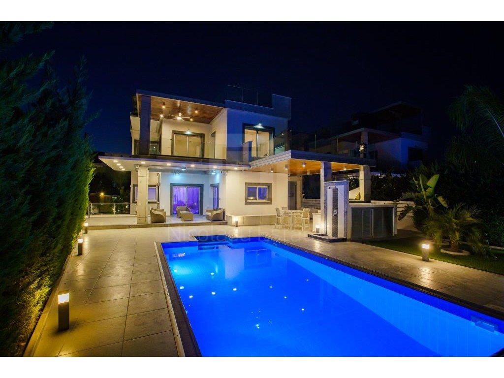 4 Bedroom House for Sale in Agios Tychonas, Limassol District