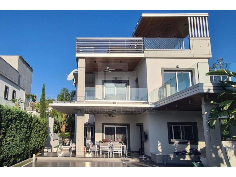 4 Bedroom House for Sale in Agios Tychonas, Limassol District