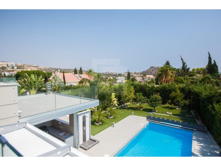 4 Bedroom House for Sale in Agios Tychonas, Limassol District