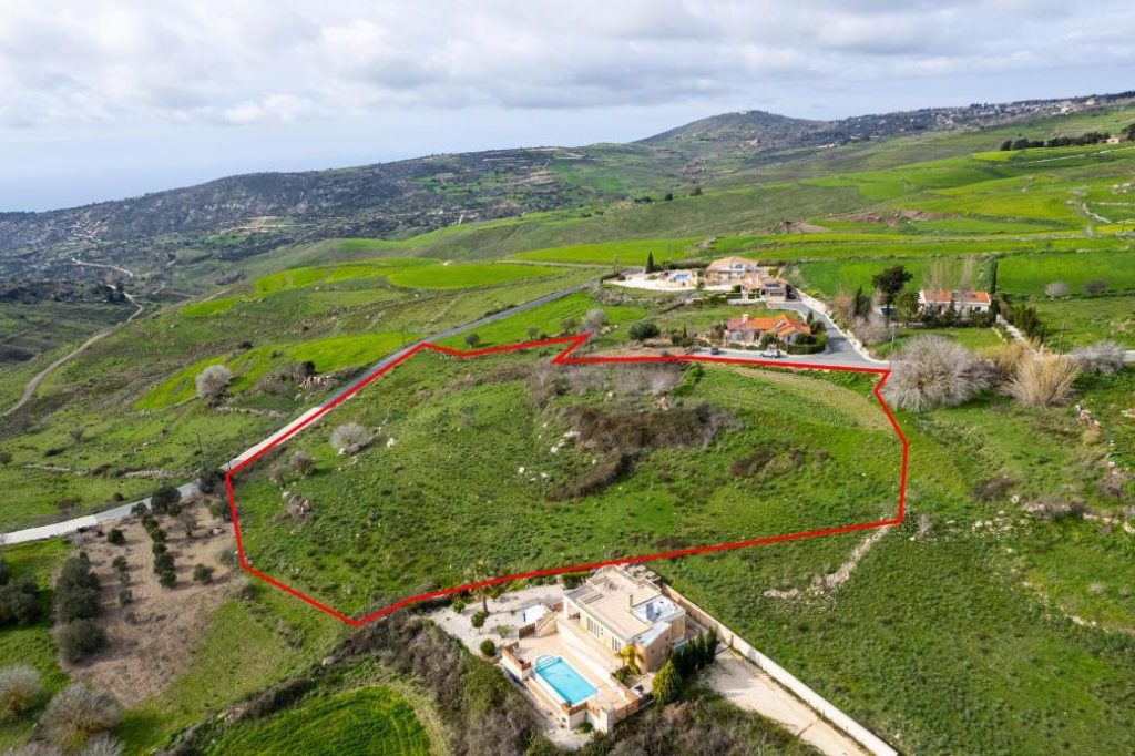 12,339m² Plot for Sale in Pano Arodes, Paphos District