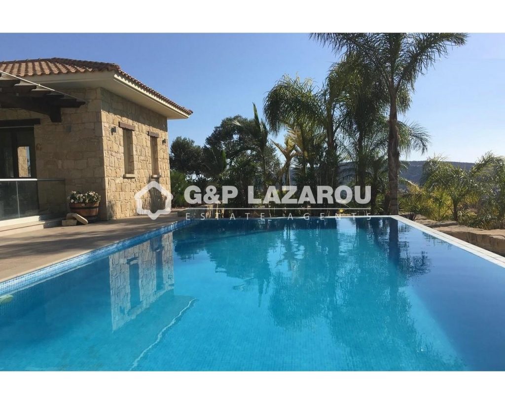 5 Bedroom House for Sale in Pentakomo, Limassol District