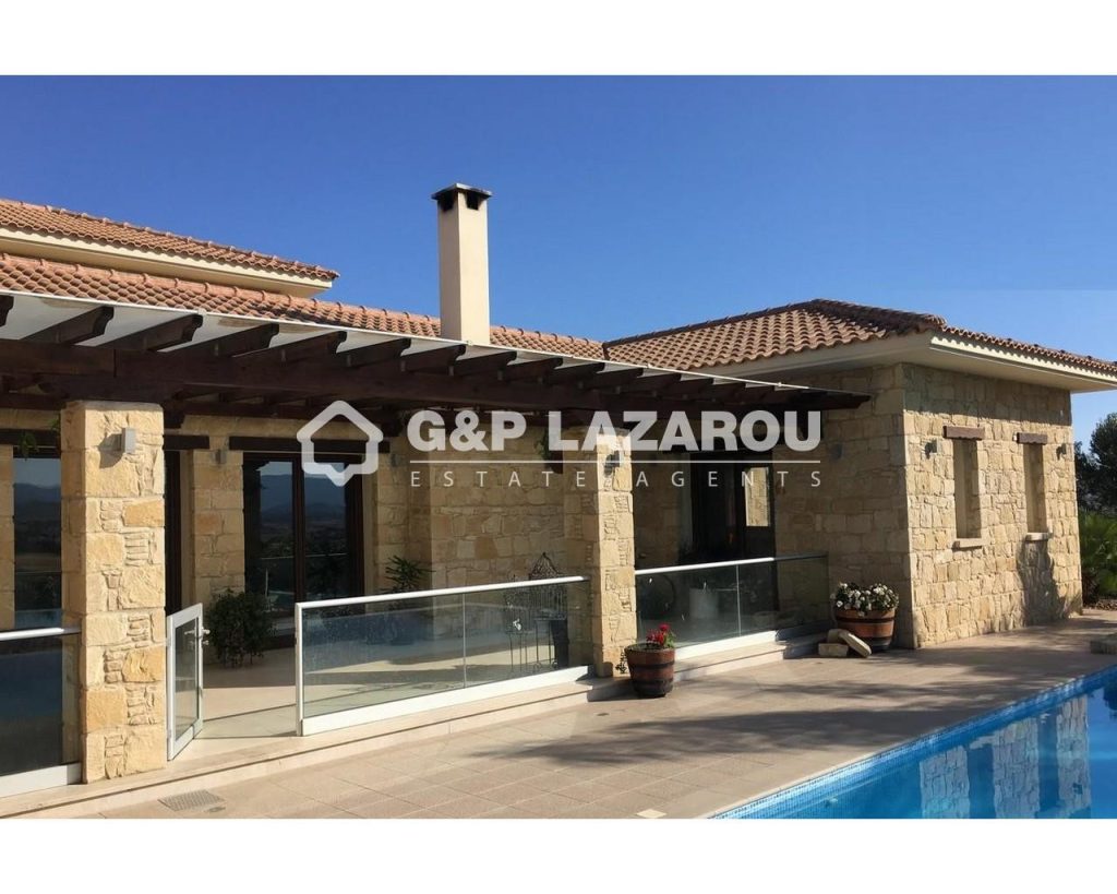 5 Bedroom House for Sale in Pentakomo, Limassol District
