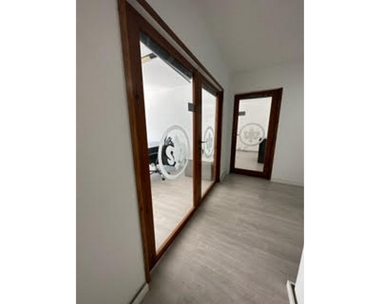 250m² Office for Rent in Agios Tychonas, Limassol District