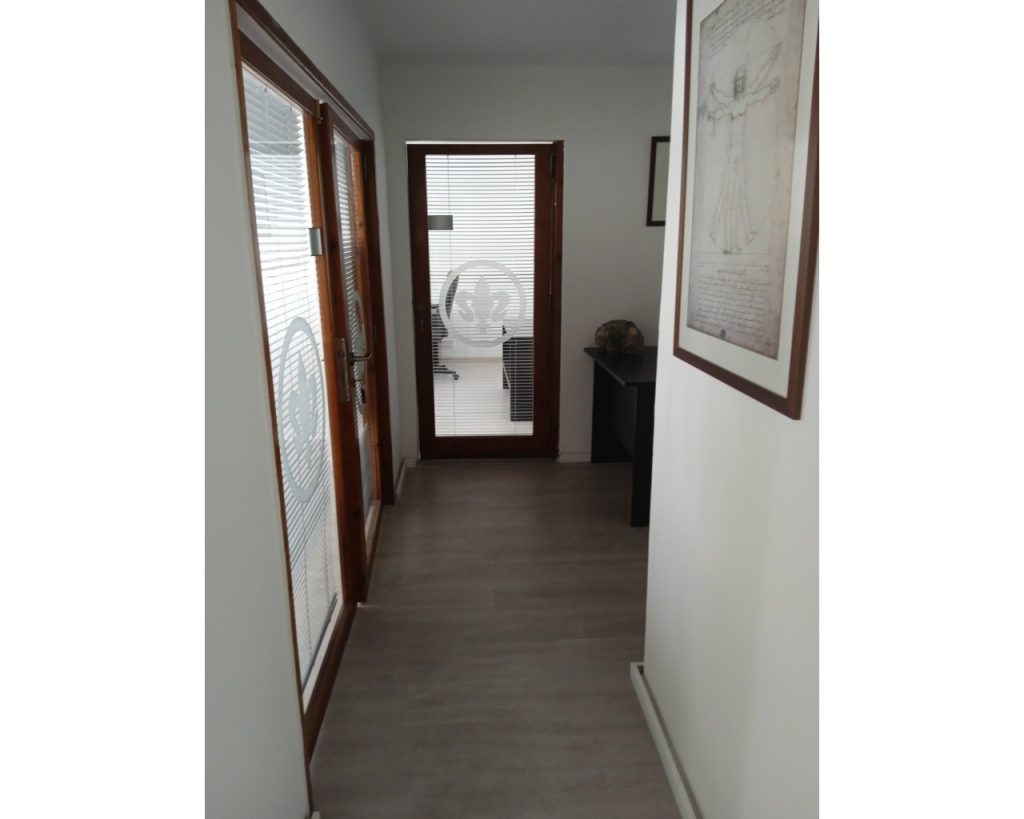 250m² Office for Rent in Agios Tychonas, Limassol District