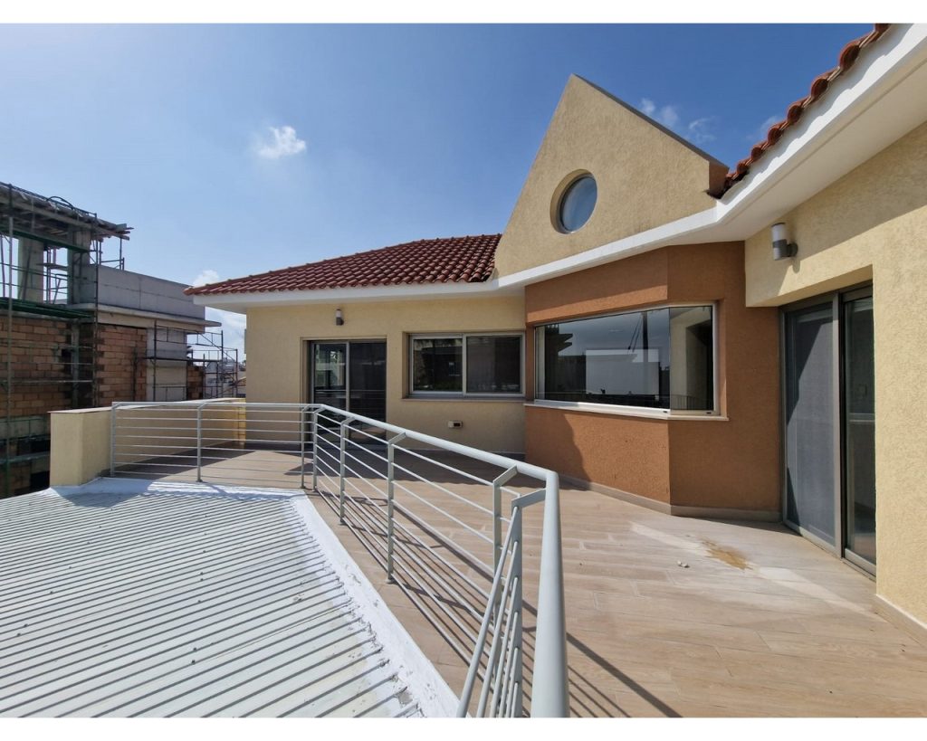 6+ Bedroom House for Sale in Limassol – Mesa Geitonia