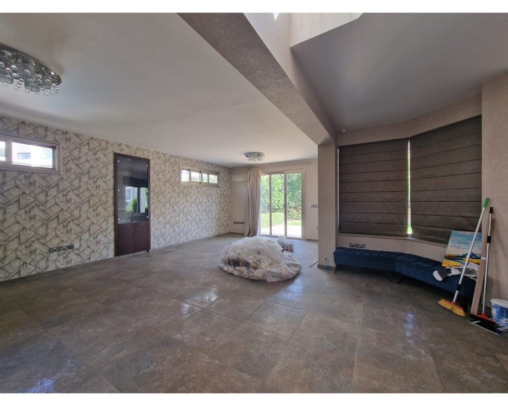 6+ Bedroom House for Sale in Limassol – Mesa Geitonia
